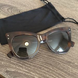 NWT authentic Fendi sunnies!
